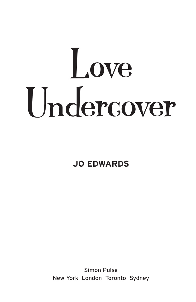 Love Undercover (Simon Romantic Comedies)