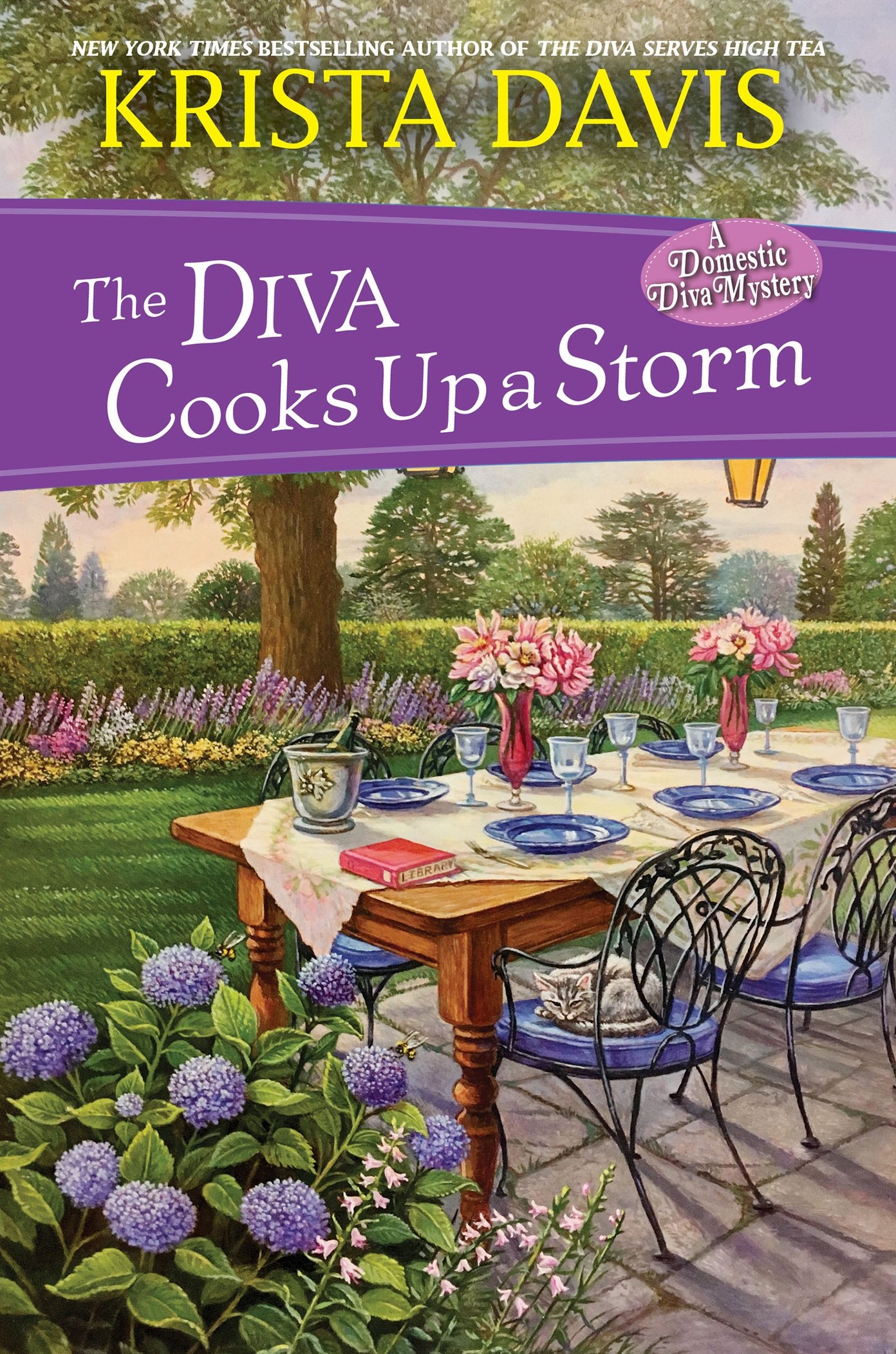 The Diva Cooks up a Storm (A Domestic Diva Mystery)